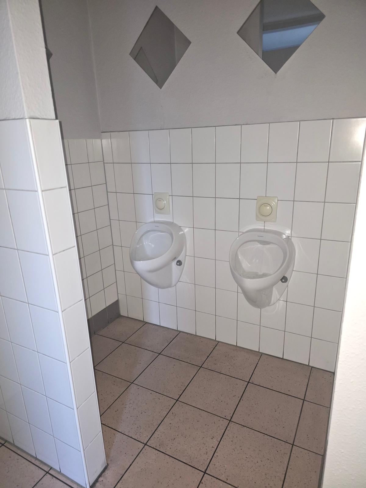 Gewerbe-WC Reinigung